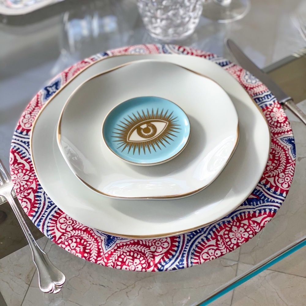 Fabric charger plates